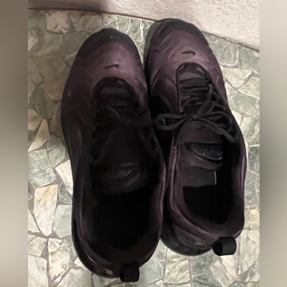 🔥NIKE AIR MAX 720 'TOTAL ECLIPSE' RARE - Picture 6 of 10